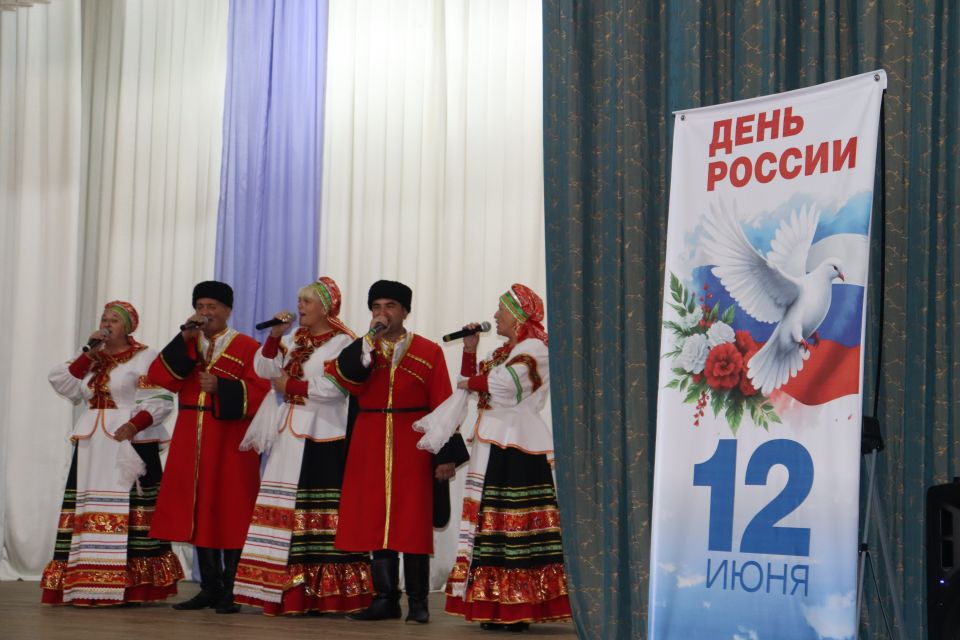 Любовь к нашей стране дает нам энергию созидать, создавать будущее для наших детей- Владислав Хаджиев Любовь к нашей стране дает нам энергию созидать, создавать будущее для наших детей- Владислав Хаджиев
