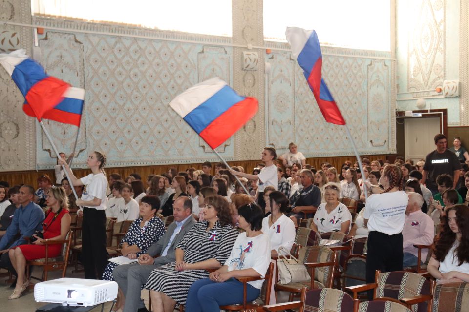 Любовь к нашей стране дает нам энергию созидать, создавать будущее для наших детей- Владислав Хаджиев Любовь к нашей стране дает нам энергию созидать, создавать будущее для наших детей- Владислав Хаджиев