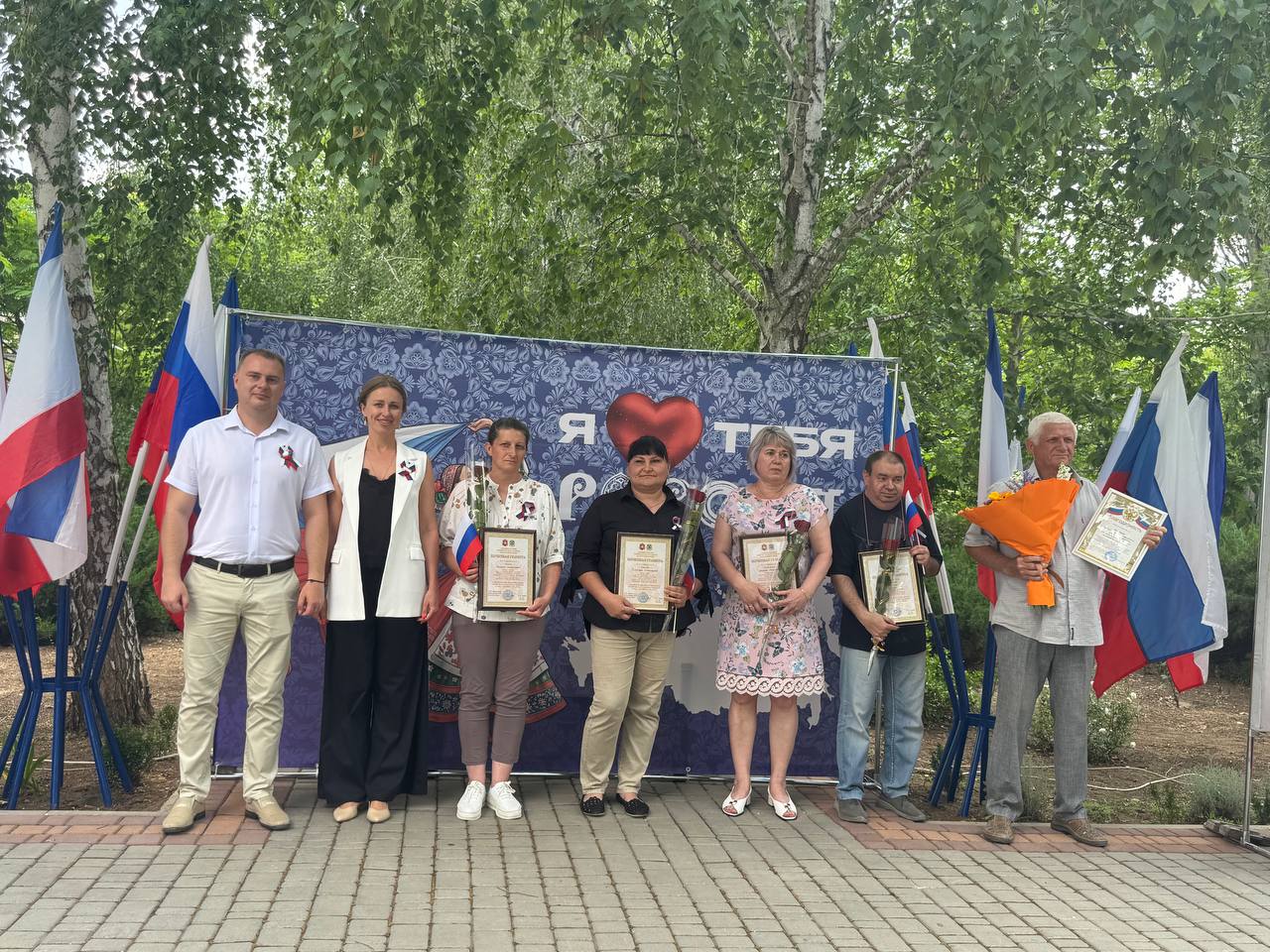 В преддверии праздника вручили заслуженные награды землякам В преддверии праздника вручили заслуженные награды землякам