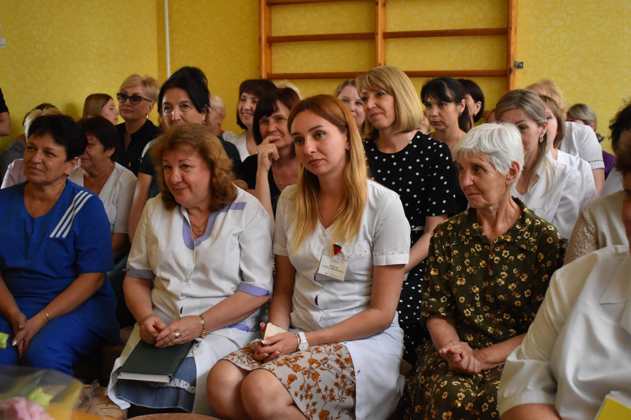 «Всегда с гордостью отмечаю, что наши медицинские работники — люди с большим сердцем!», - Жанна Хмур. «Всегда с гордостью отмечаю, что наши медицинские работники — люди с большим сердцем!», - Жанна Хмур.