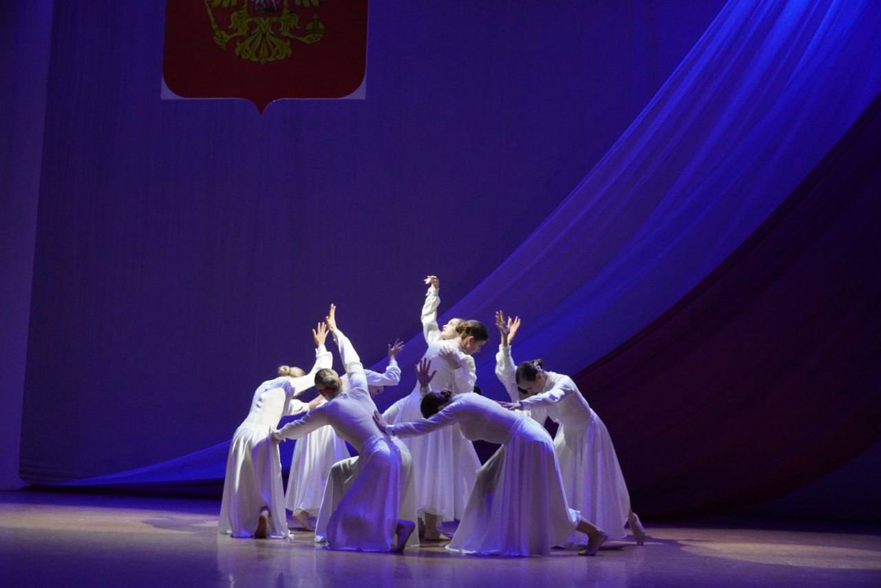 Во Дворце культуры «Корабел» проходит концерт, посвященный Дню России Во Дворце культуры «Корабел» проходит концерт, посвященный Дню России