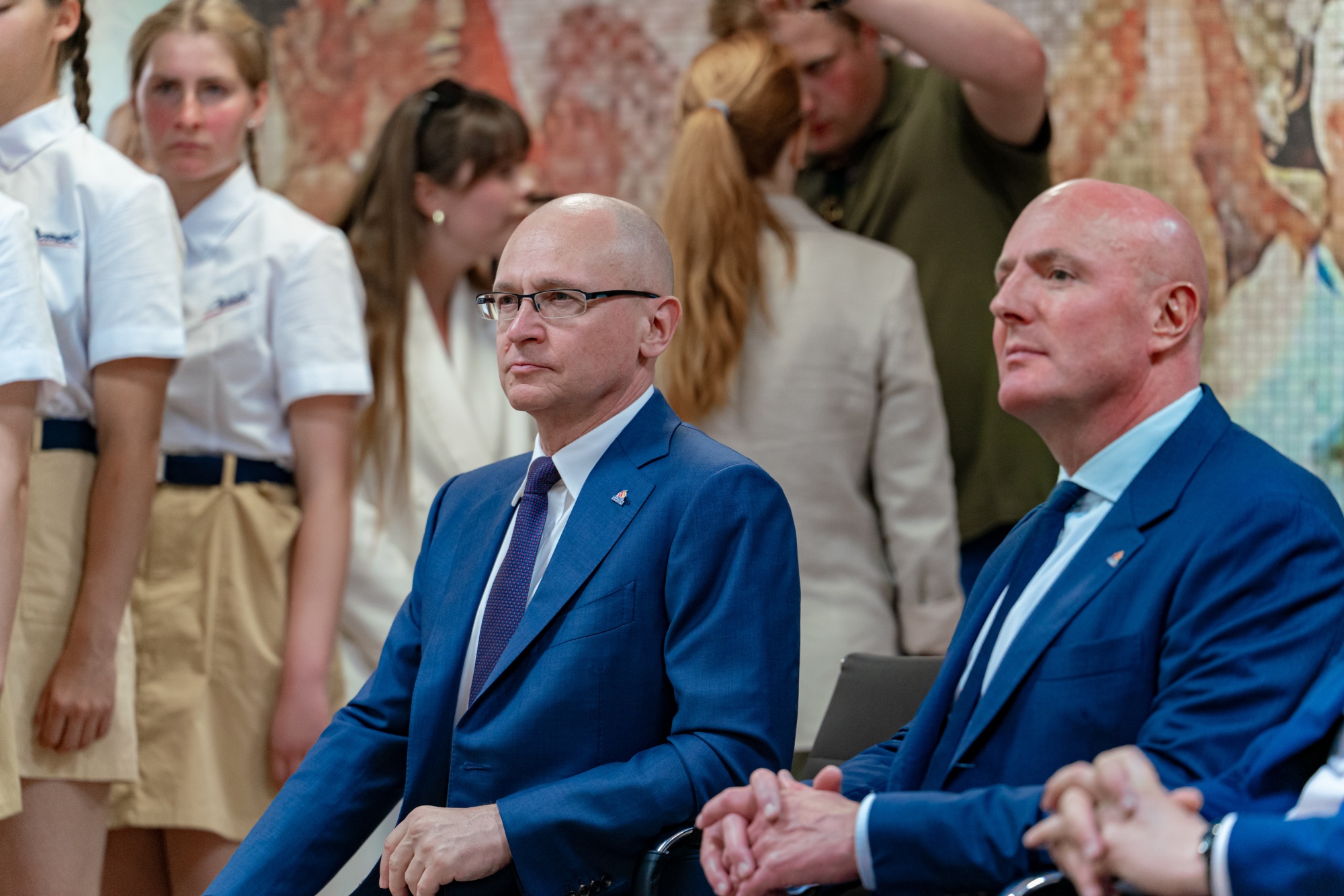 Сергей Кириенко, Дмитрий Чернышенко, Сергей Кравцов и Леонид Слуцкий вручили первые паспорта 108 артековцам Сергей Кириенко, Дмитрий Чернышенко, Сергей Кравцов и Леонид Слуцкий вручили первые паспорта 108 артековцам