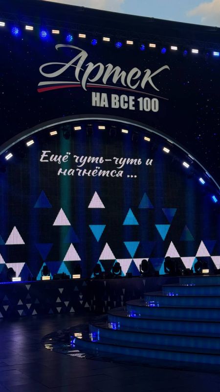   100   