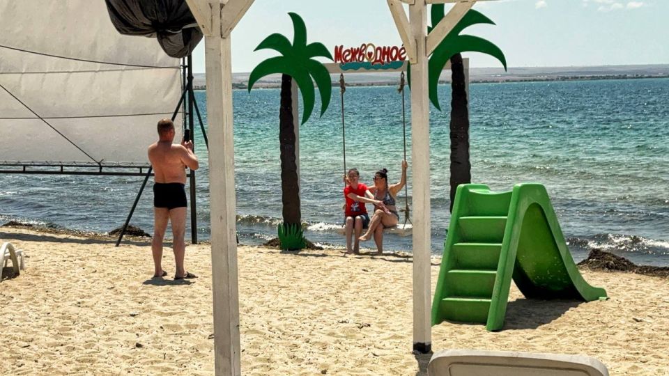 Александр Дудинов: Межводное 16 июня 2025г. Чистое море, нежный песчаный пляж, целебный воздух, идеальные условия для семейного отдыха