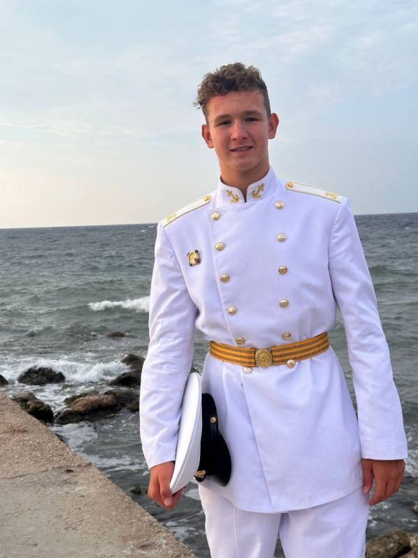 Михаил Развожаев: Поздравляю первых севастопольских стобалльников этого года! Михаил Развожаев: Поздравляю первых севастопольских стобалльников этого года!