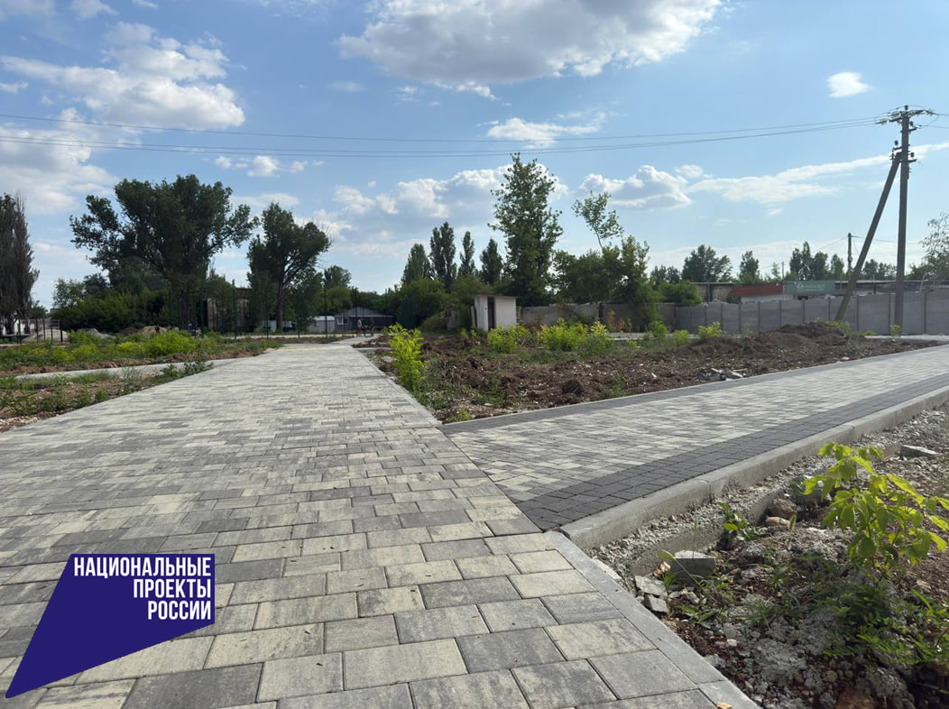 В поселке Нижнегорский благоустраивают парковую зону благодаря нацпроекту В поселке Нижнегорский благоустраивают парковую зону благодаря нацпроекту