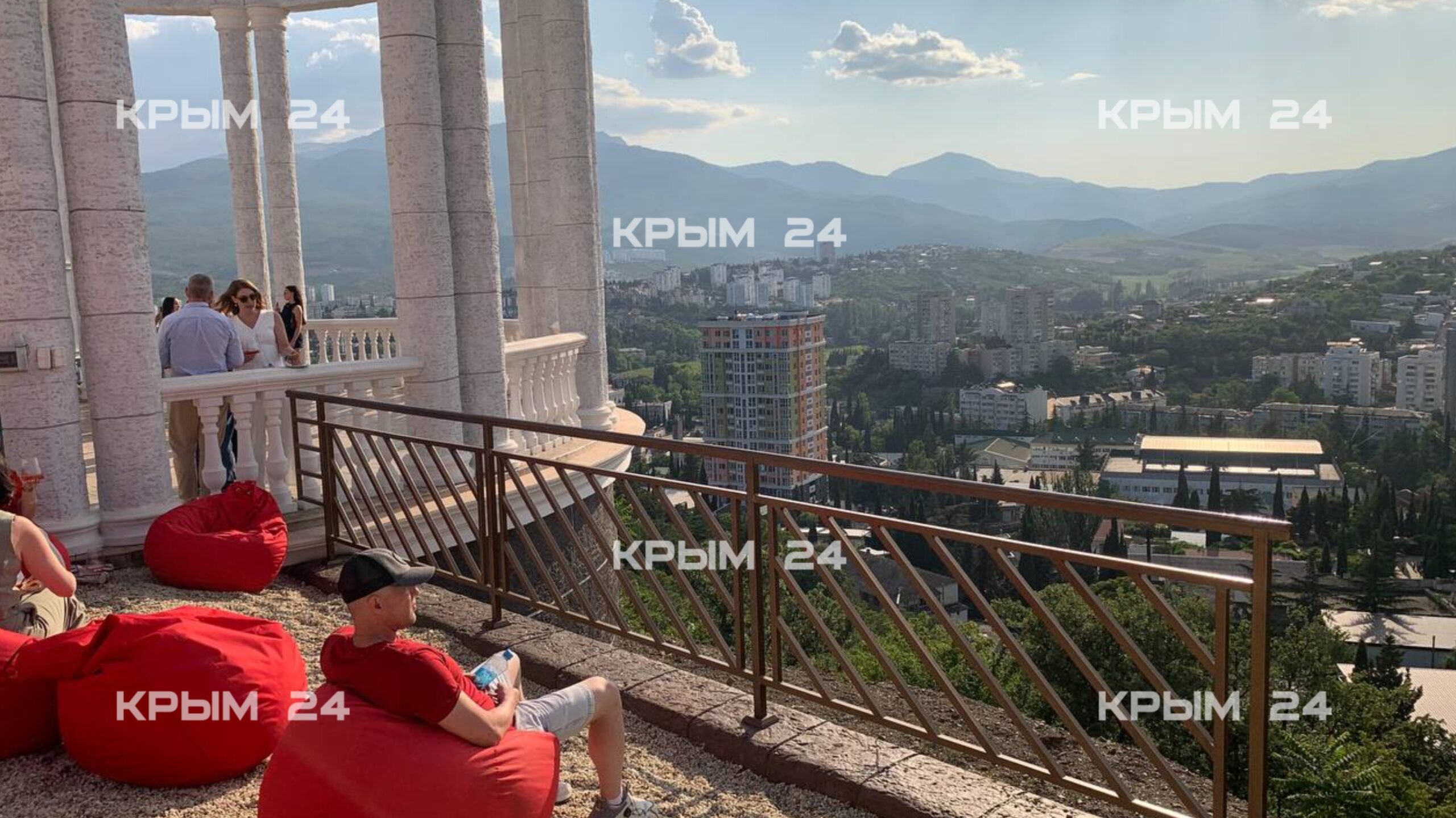 В Алуште открыли ротонду «Ласковый закат» В Алуште открыли ротонду «Ласковый закат»
