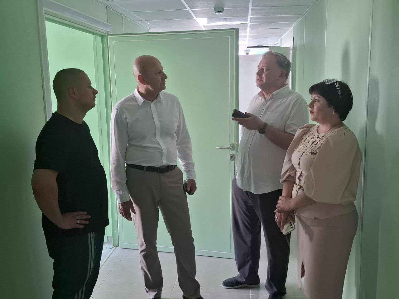 Руководители района проинспектировали ход капитального ремонта в терапевтическом отделении районной больницы Руководители района проинспектировали ход капитального ремонта в терапевтическом отделении районной больницы