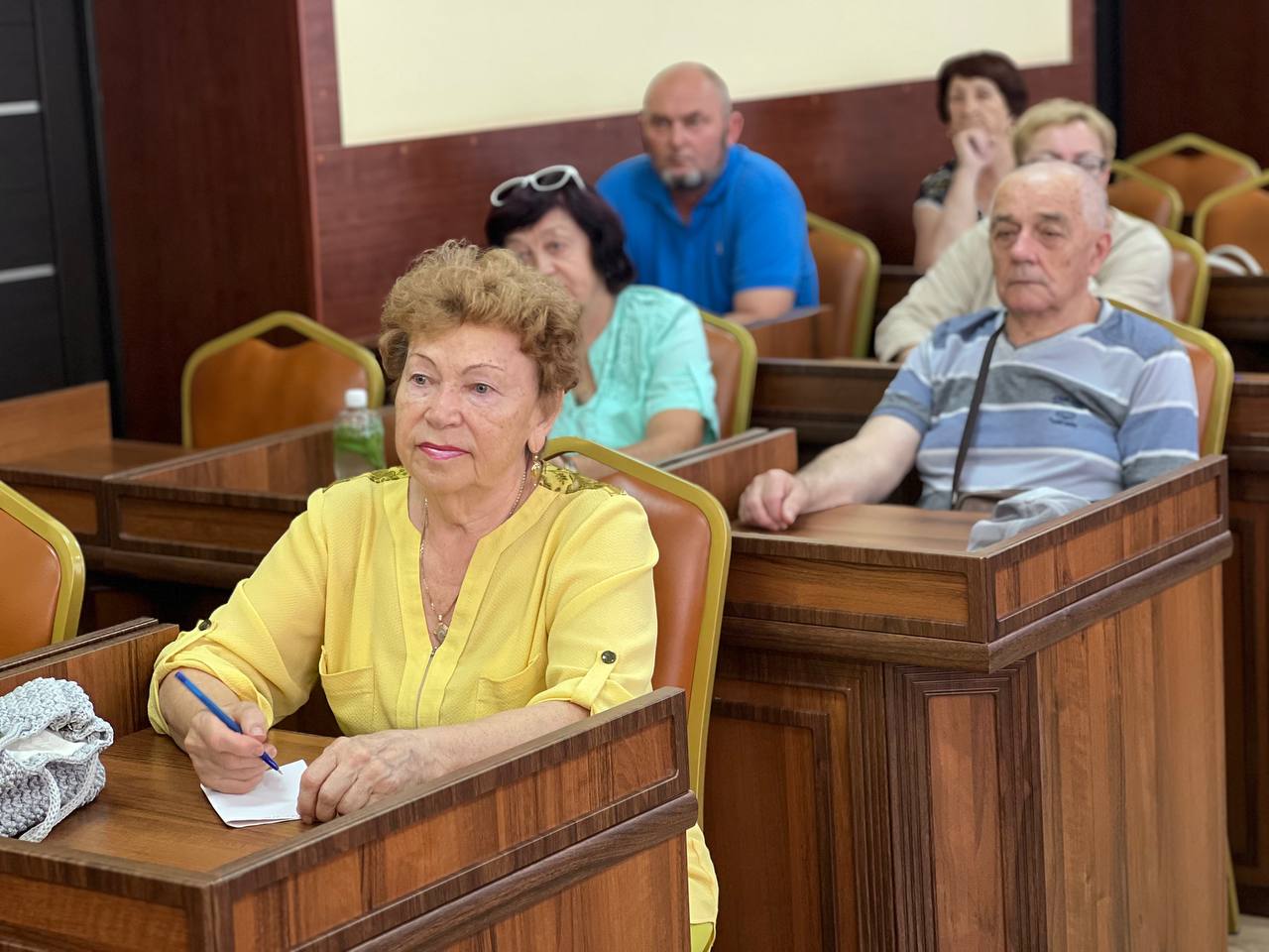 «Мы должны всегда быть на связи с жителями - от выявления проблемы до ее окончательного решения», - Дмитрий Фурса «Мы должны всегда быть на связи с жителями - от выявления проблемы до ее окончательного решения», - Дмитрий Фурса