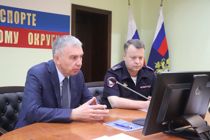Начальник ГУТ МВД России Олег Калинкин посетил линейные отделы полиции в приграничных регионах Начальник ГУТ МВД России Олег Калинкин посетил линейные отделы полиции в приграничных регионах
