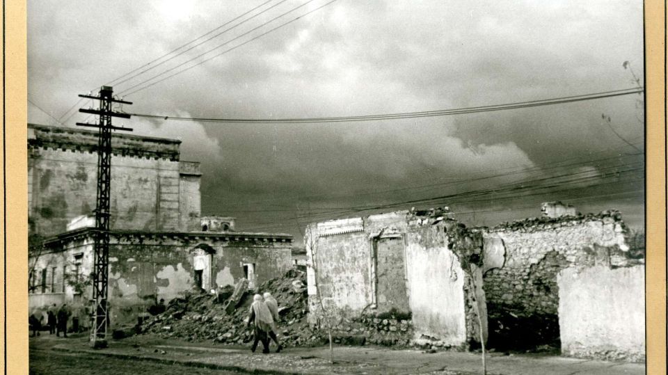      1941 -    
