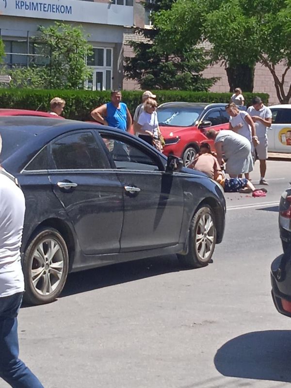 В Евпатории на проспекте Победы сегодня сбили перебегавшего дорогу ребенка