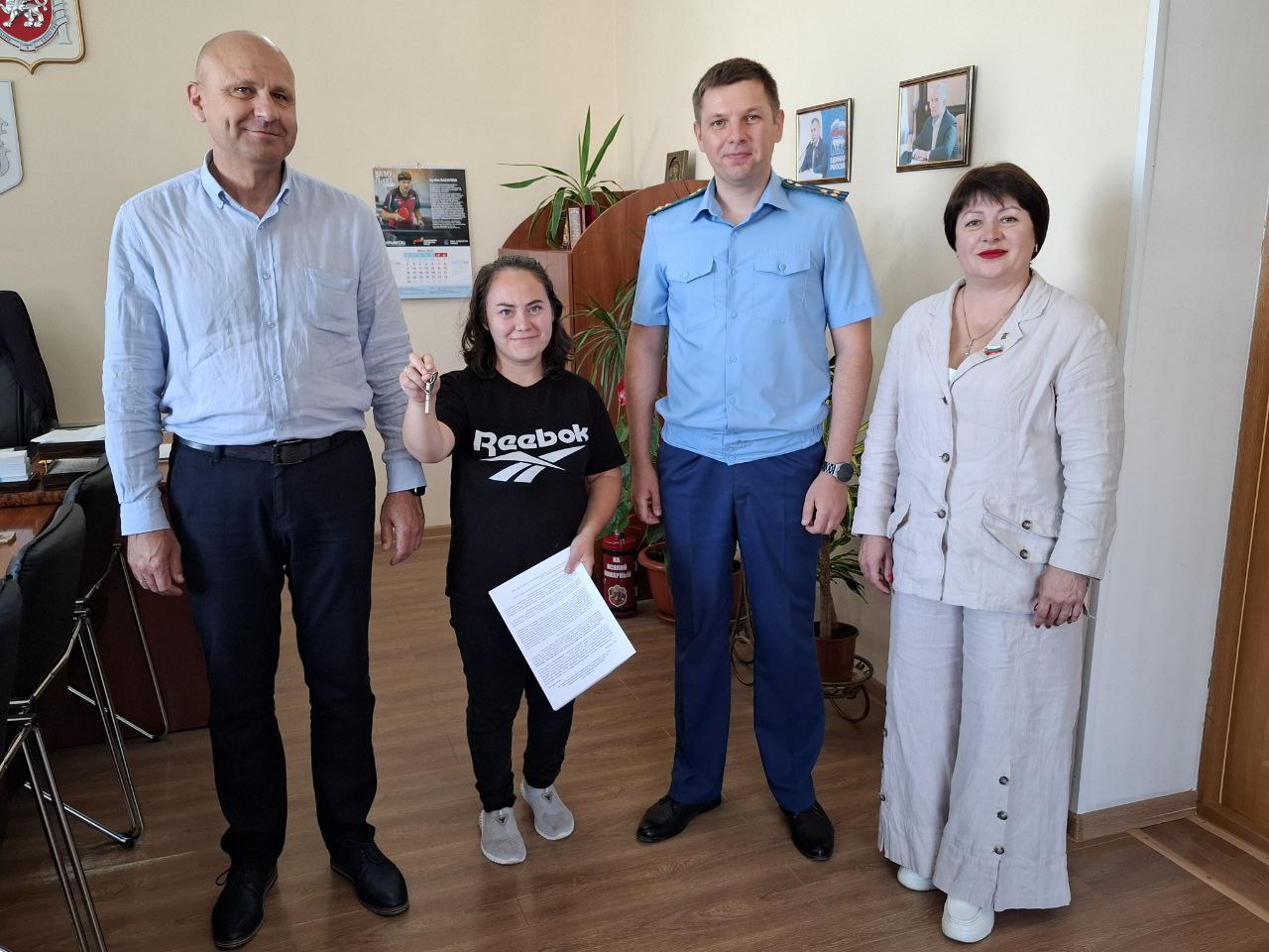 В администрации Советского района состоялось вручение ключей от квартир лицам из числа детей-сирот и детей, оставшихся без попечения В администрации Советского района состоялось вручение ключей от квартир лицам из числа детей-сирот и детей, оставшихся без попечения