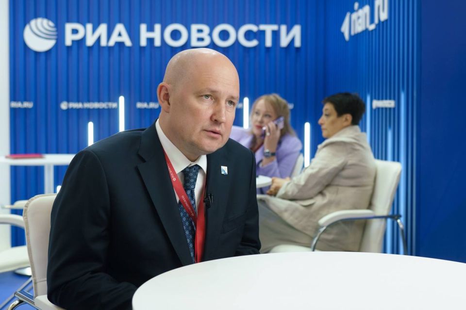 Михаил Развожаев: ПМЭФ — это не только важные встречи, переговоры, подписание соглашений, но и отличная возможность рассказать о Севастополе всей стране Михаил Развожаев: ПМЭФ — это не только важные встречи, переговоры, подписание соглашений, но и отличная возможность рассказать о Севастополе всей стране