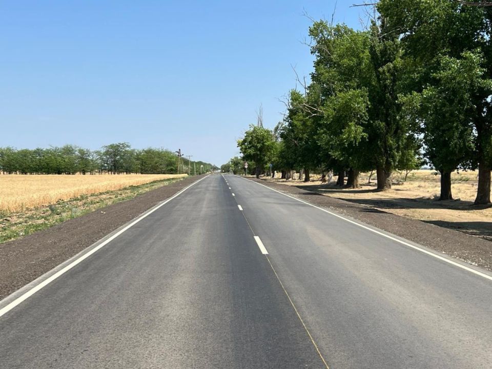 В Крыму отремонтировали участок дороги от села Калинино до трассы Симферополь — Красноперекопск — граница с Херсонской областью