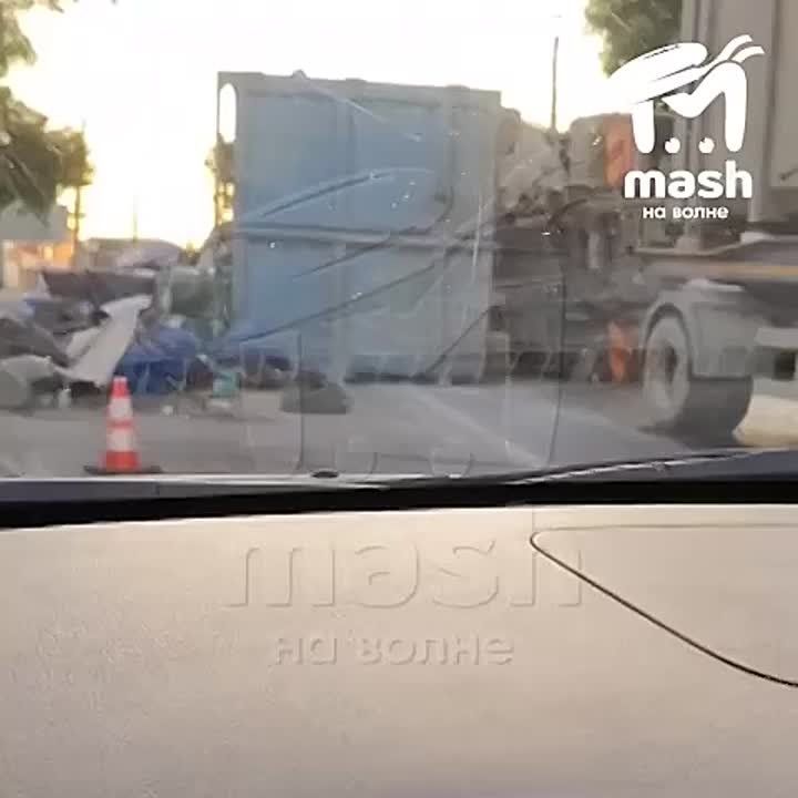    ?     ,     