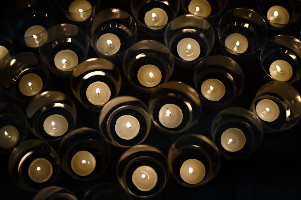 Янина Павленко: Более 3,5 тысяч огоньков сплелись в портрет юной героини Нади Лисановой во дворе школы №7