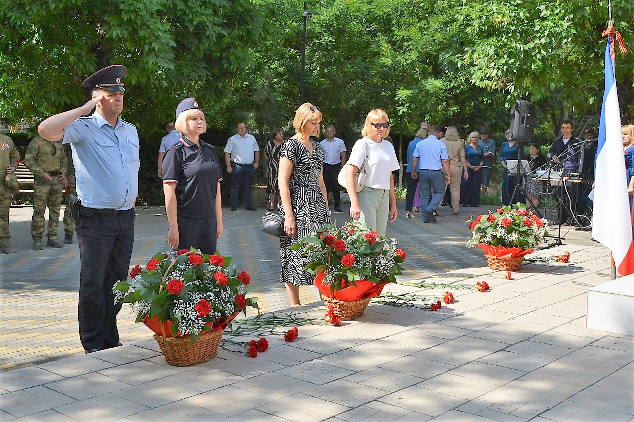 В День памяти и скорби в пгт Первомайское состоялся траурный митинг В День памяти и скорби в пгт Первомайское состоялся траурный митинг