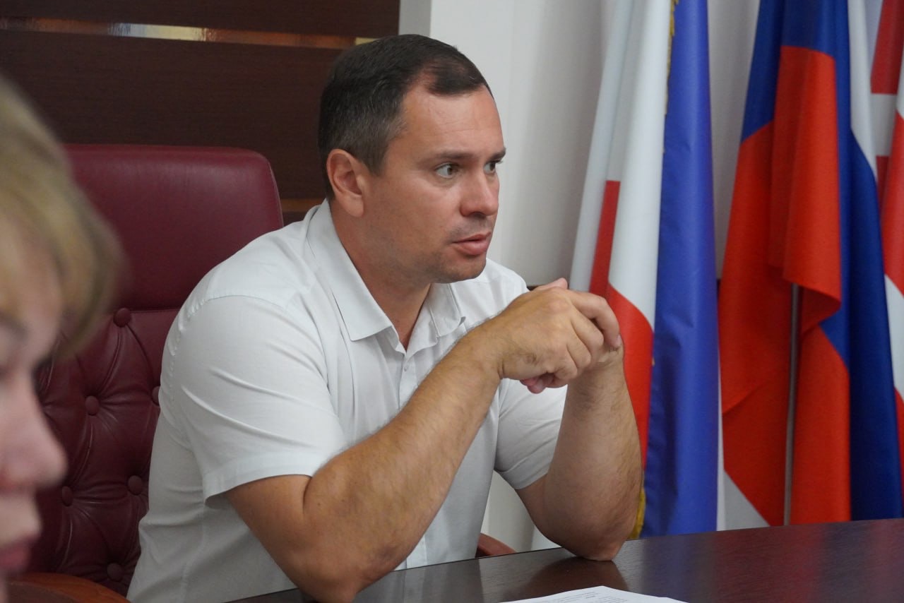 Глава администрации Керчи Олег Каторгин провел аппаратное совещание Глава администрации Керчи Олег Каторгин провел аппаратное совещание
