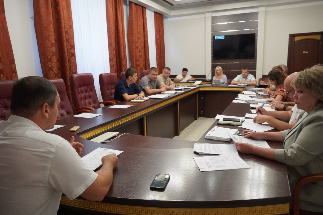 Глава администрации Керчи Олег Каторгин провел аппаратное совещание Глава администрации Керчи Олег Каторгин провел аппаратное совещание