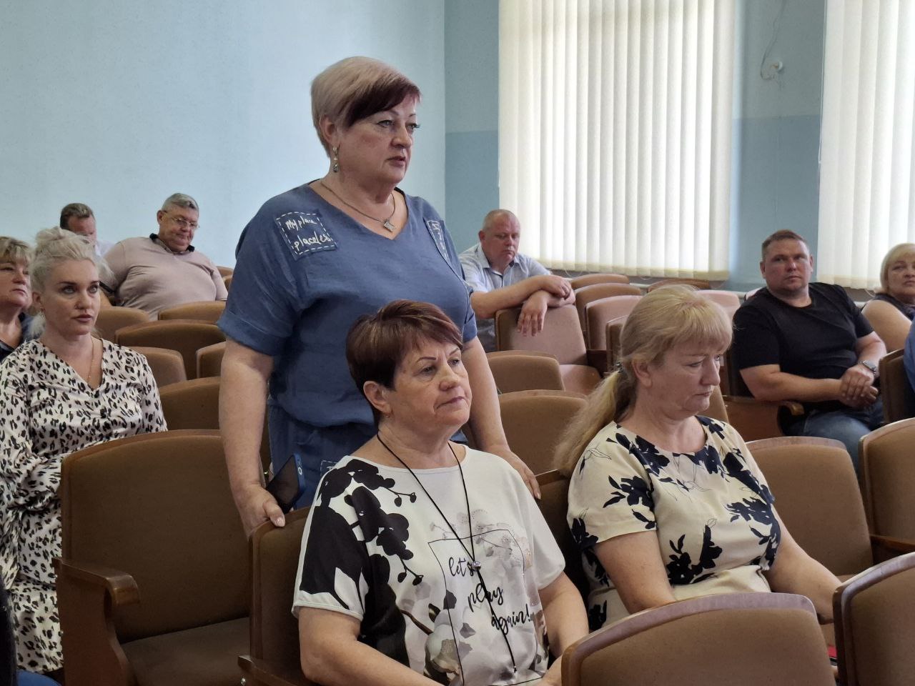 Александр Харламов провел аппаратное совещание по социально значимым вопросам района Александр Харламов провел аппаратное совещание по социально значимым вопросам района