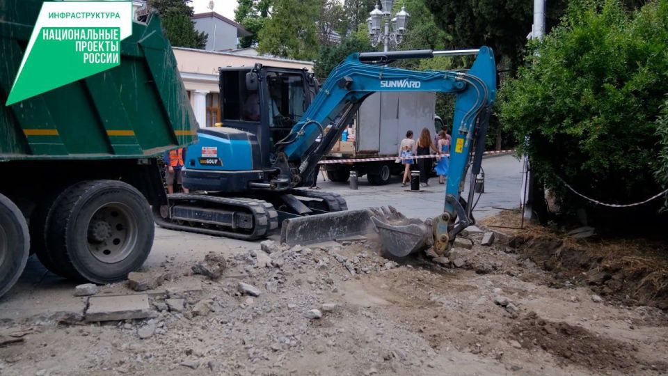 В Ялте продолжается благоустройство Городского сада