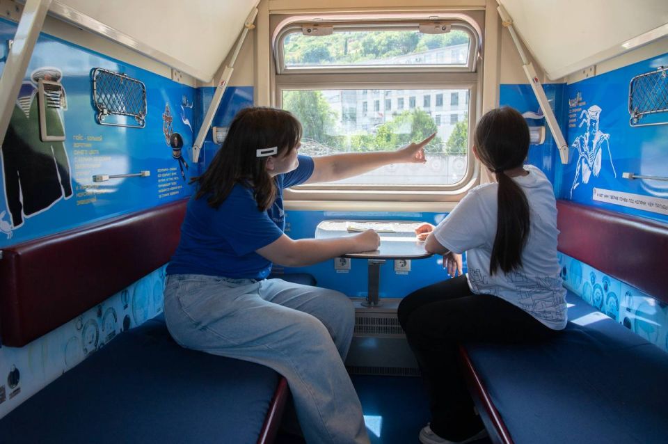 Михаил Развожаев: Севастопольцы теперь могут путешествовать на «подводной лодке» Михаил Развожаев: Севастопольцы теперь могут путешествовать на «подводной лодке»