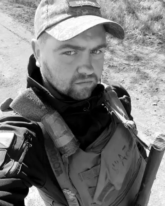 В Бахчисарае простились с земляком, который погиб в зоне СВО В Бахчисарае простились с земляком, который погиб в зоне СВО
