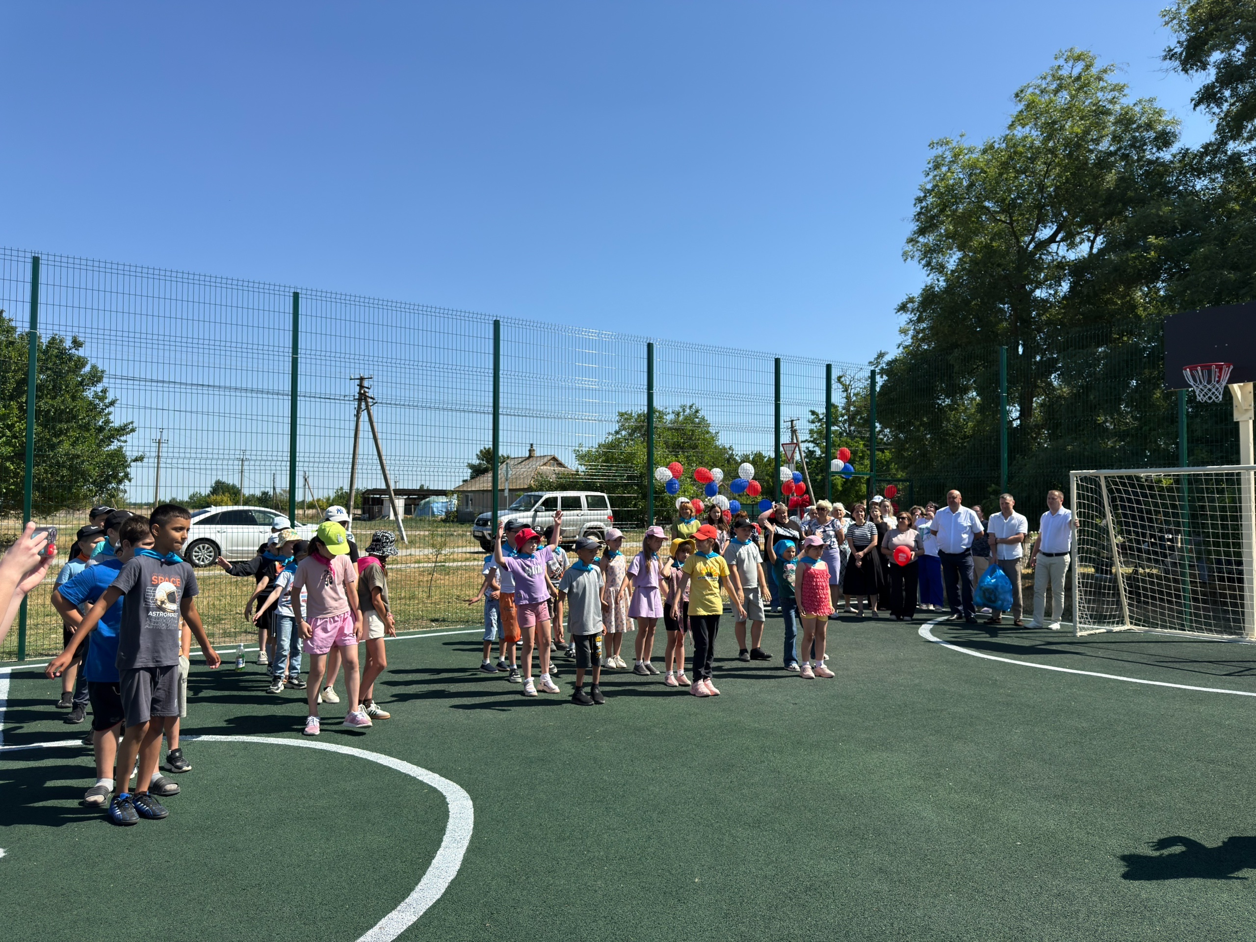 Состоялось торжественное открытие новой спортивной площадки в с.Червоное Состоялось торжественное открытие новой спортивной площадки в с.Червоное