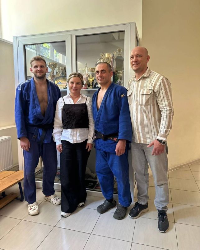 Ольга Торубарова: В рамках рабочего визита в городе Ялта, совместно с заместителями Сергеем Гниздыло и Анной Бакаловой посетили муниципальные спортивные школы Ольга Торубарова: В рамках рабочего визита в городе Ялта, совместно с заместителями Сергеем Гниздыло и Анной Бакаловой посетили муниципальные спортивные школы