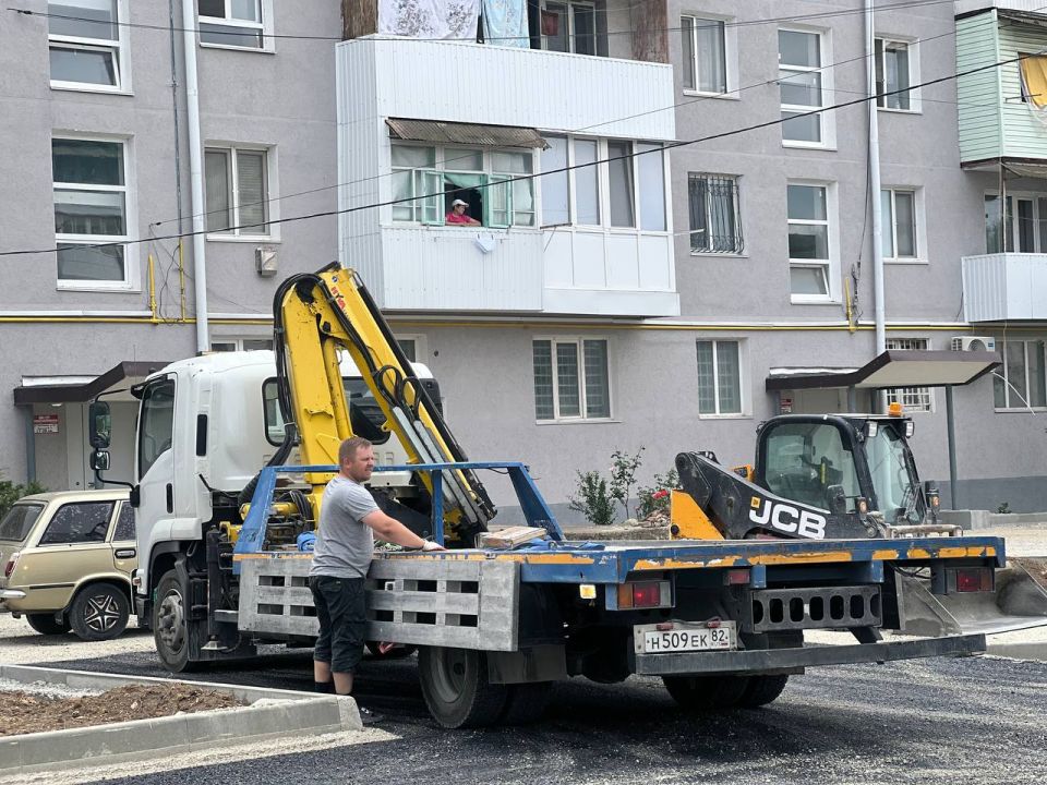 «Полностью работы по обновлению дворовых территорий будут завершены к 1 июля» - Жанна Хмур «Полностью работы по обновлению дворовых территорий будут завершены к 1 июля» - Жанна Хмур