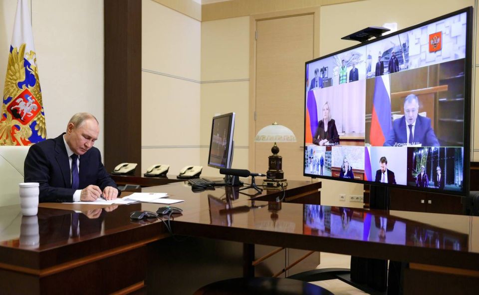 Михаил Развожаев: Президент Владимир Владимирович Путин сегодня провёл совещание о ходе создания культурно-образовательных и музейных комплексов Михаил Развожаев: Президент Владимир Владимирович Путин сегодня провёл совещание о ходе создания культурно-образовательных и музейных комплексов