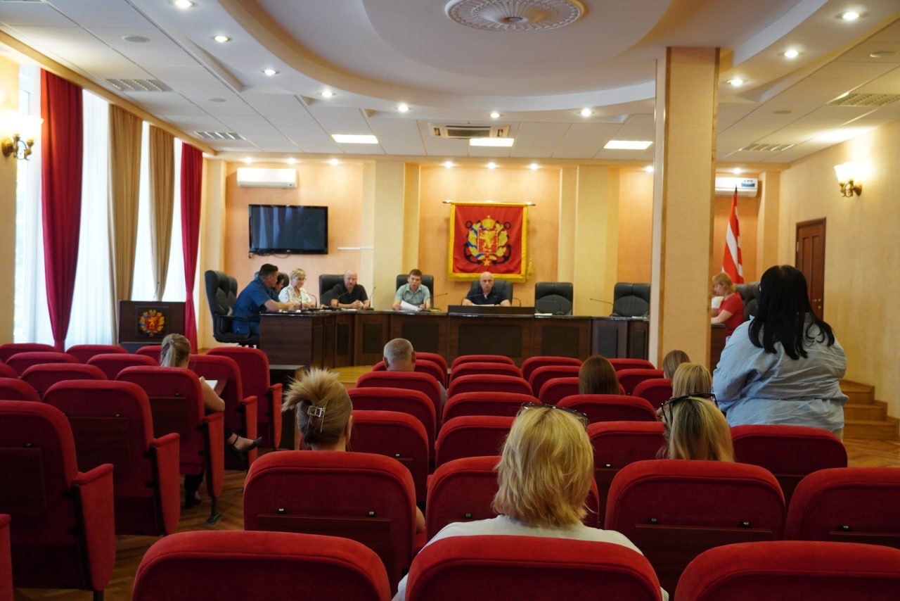 Заместитель главы администрации Олег Шевченко провел заседание территориальной трехсторонней комиссии по регулированию социально-трудовых отношений Заместитель главы администрации Олег Шевченко провел заседание территориальной трехсторонней комиссии по регулированию социально-трудовых отношений