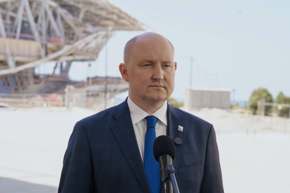 Михаил Развожаев: Президент Владимир Владимирович Путин сегодня провёл совещание о ходе создания культурно-образовательных и музейных комплексов Михаил Развожаев: Президент Владимир Владимирович Путин сегодня провёл совещание о ходе создания культурно-образовательных и музейных комплексов