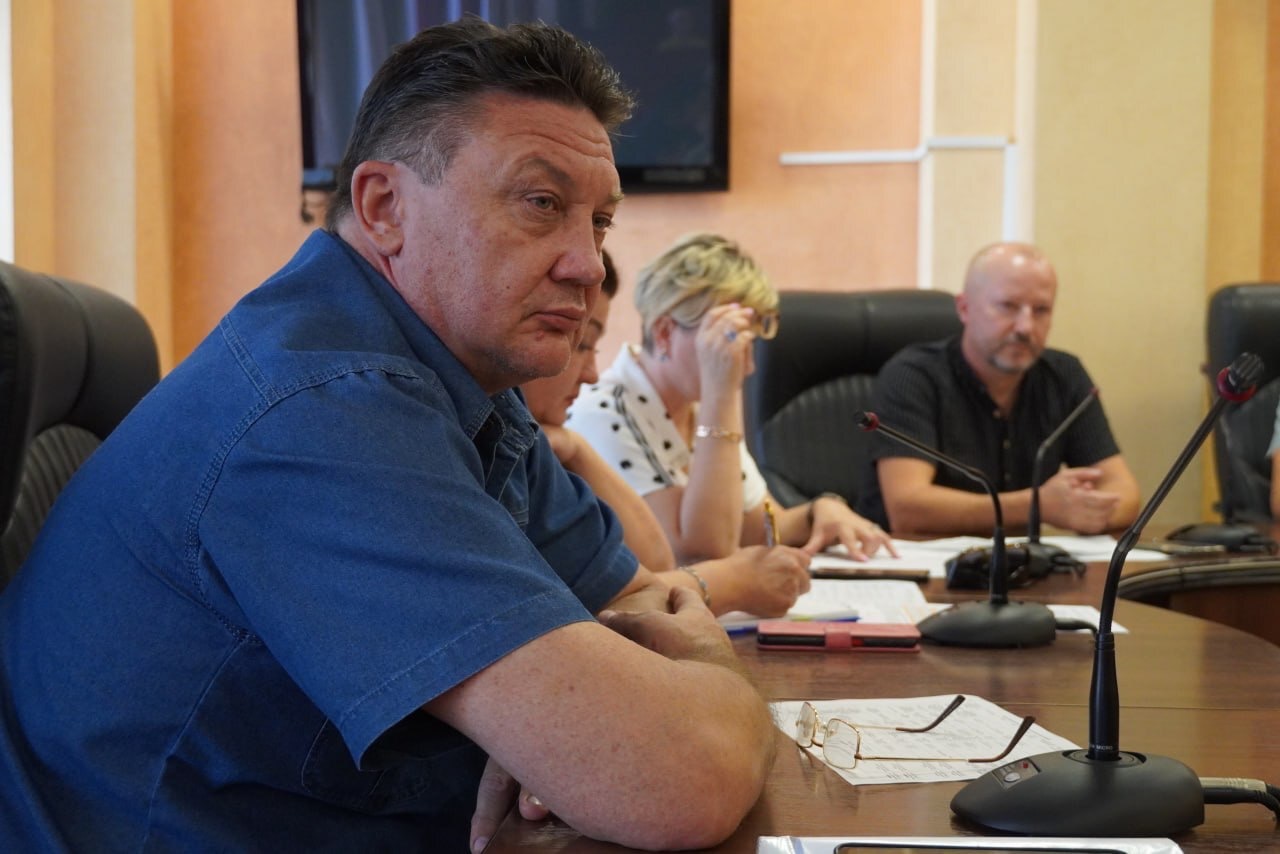 Заместитель главы администрации Олег Шевченко провел заседание территориальной трехсторонней комиссии по регулированию социально-трудовых отношений Заместитель главы администрации Олег Шевченко провел заседание территориальной трехсторонней комиссии по регулированию социально-трудовых отношений