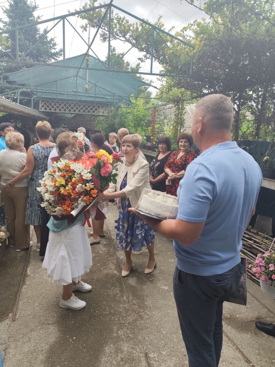 Золотая свадьба Азиковых: 50 лет любви, верности и служения родному селу Золотая свадьба Азиковых: 50 лет любви, верности и служения родному селу