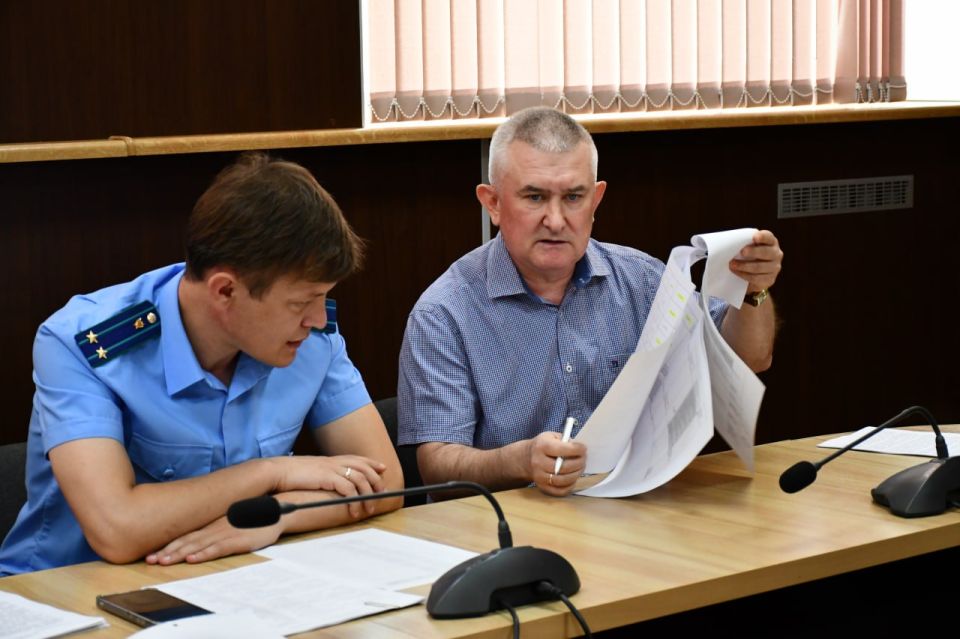 Заместитель Главы Администрации района Валерий Пожванюк провел совещание рабочей группы по вопросам соблюдения трудового и налогового законодательства индивидуальными предпринимателями