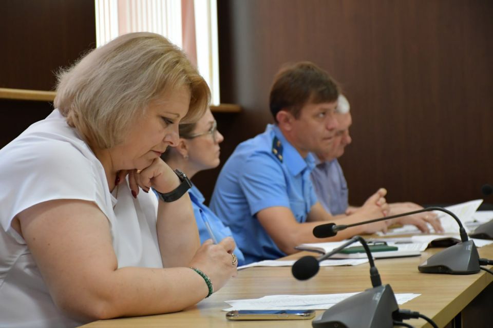 Заместитель Главы Администрации района Валерий Пожванюк провел совещание рабочей группы по вопросам соблюдения трудового и налогового законодательства индивидуальными предпринимателями