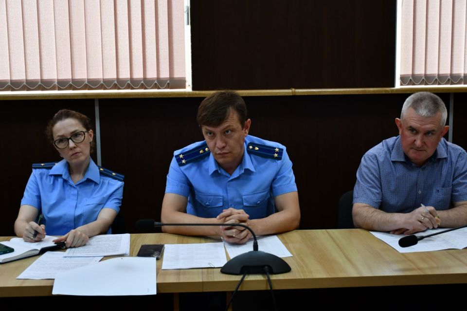 Заместитель Главы Администрации района Валерий Пожванюк провел совещание рабочей группы по вопросам соблюдения трудового и налогового законодательства индивидуальными предпринимателями