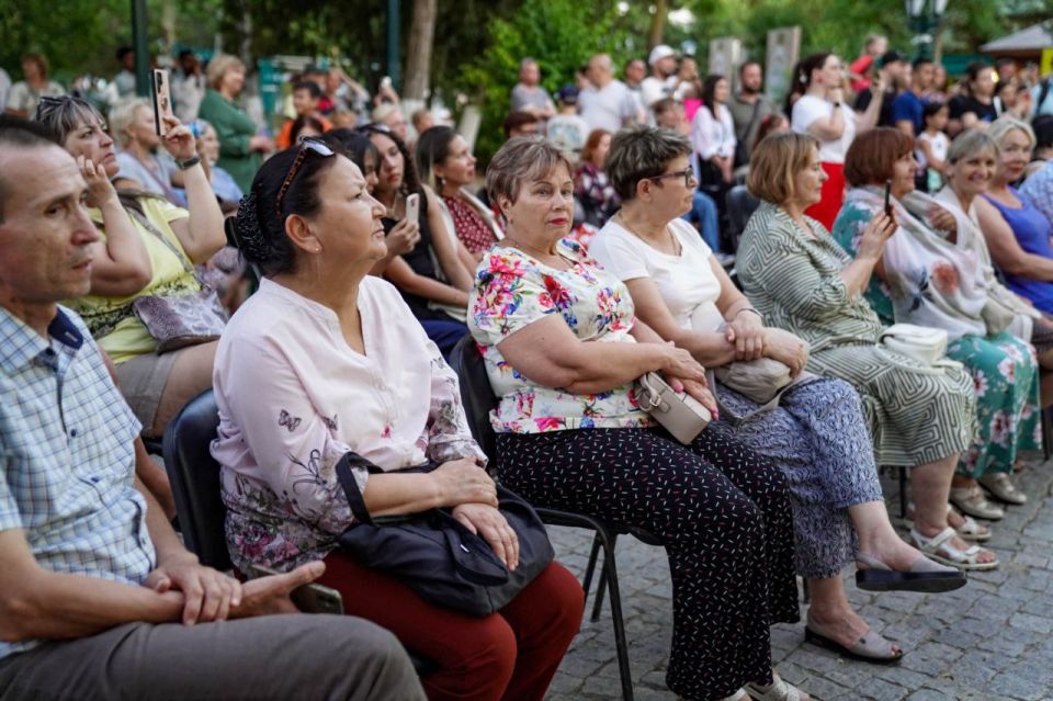 Александр Юрьев: В сквере Ашика Умера состоялся концерт классической музыки под открытым небом