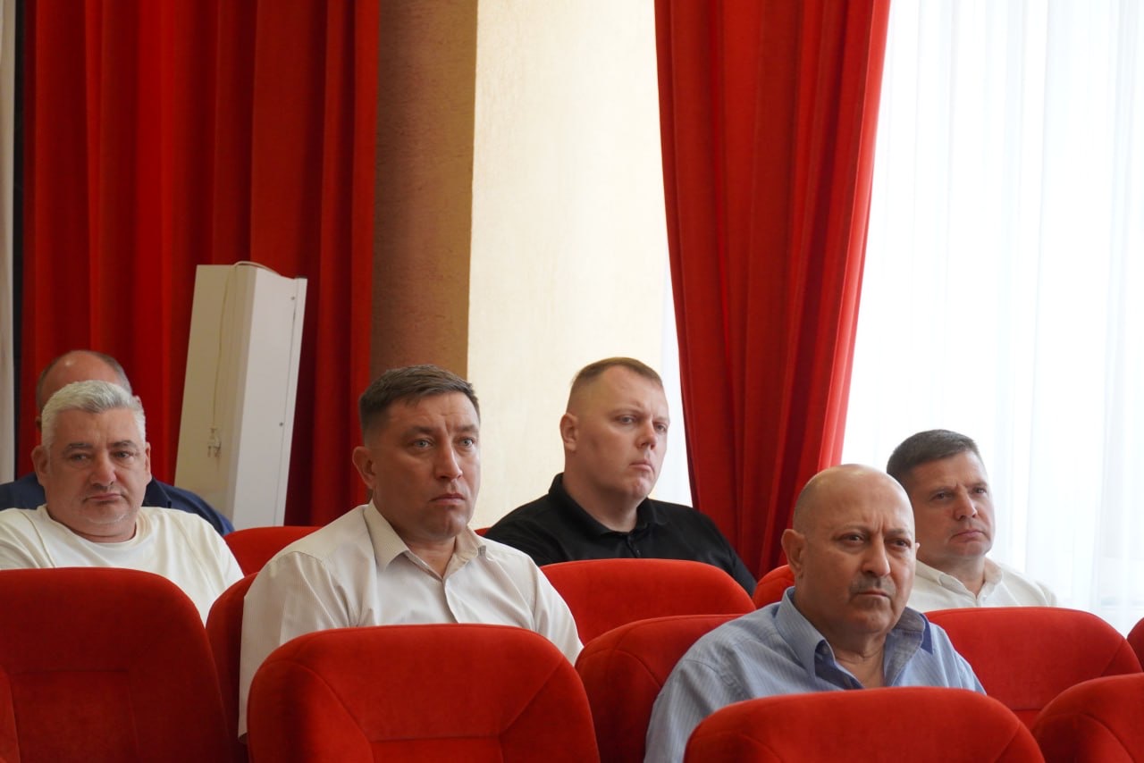 Под руководством председателя керченского городского совета Дениса Колесника фракция «Единой России» провела рабочее заседание Под руководством председателя керченского городского совета Дениса Колесника фракция «Единой России» провела рабочее заседание