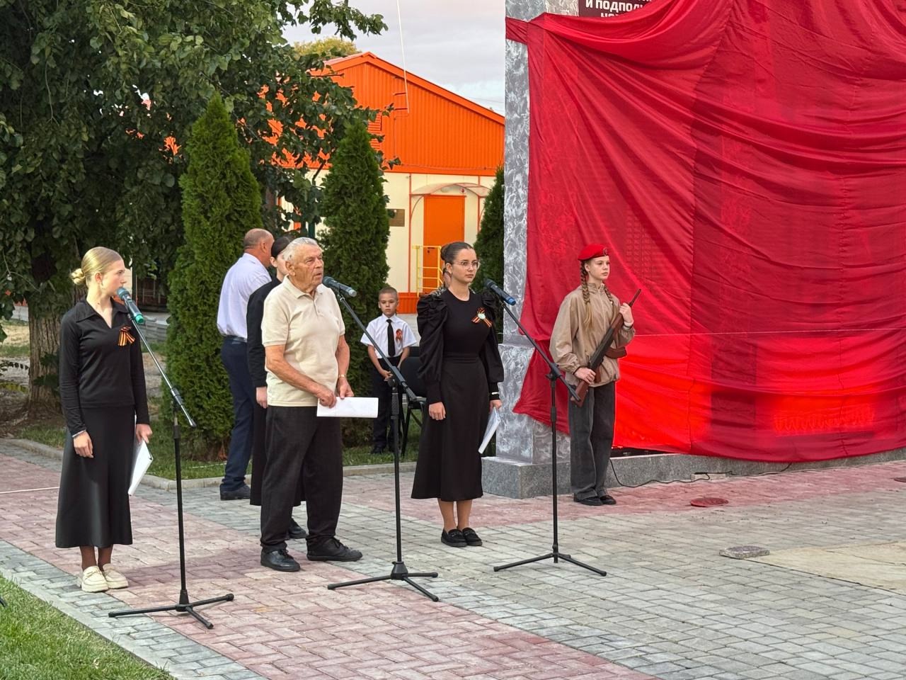 Неугасима память поколений... Неугасима память поколений...
