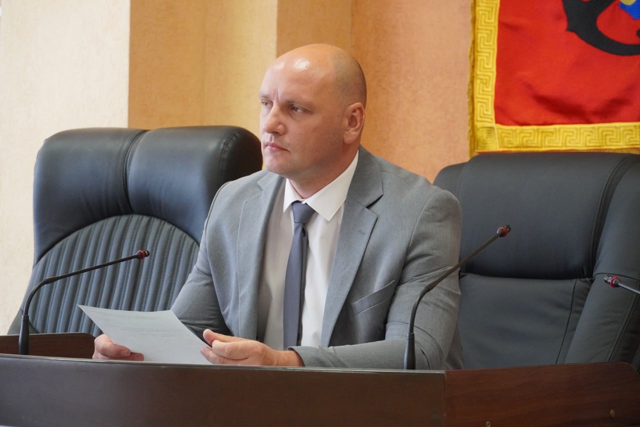 Под руководством председателя керченского городского совета Дениса Колесника фракция «Единой России» провела рабочее заседание Под руководством председателя керченского городского совета Дениса Колесника фракция «Единой России» провела рабочее заседание