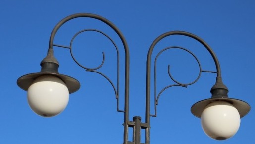      :  , , , , , ,      1 