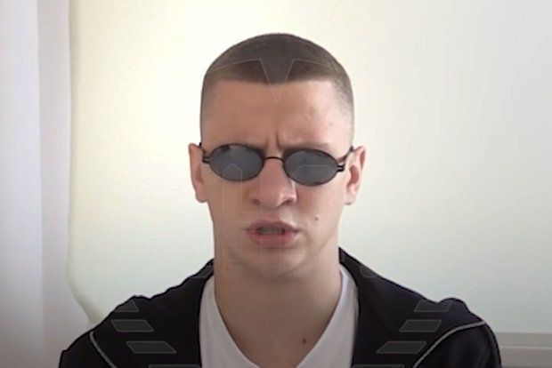  :        