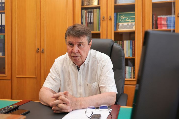 «Всё было только на бумаге», - Цеков о разделении полномочий между Украиной и органами власти Крыма в 1992 году