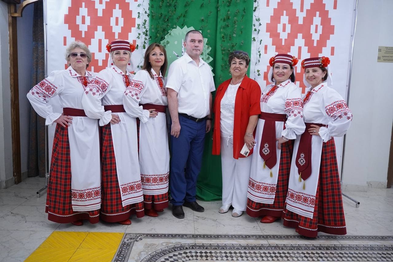 Коллектив «Сябровки» стал участником фестиваля белорусской культуры «Карагод Сяброу» Коллектив «Сябровки» стал участником фестиваля белорусской культуры «Карагод Сяброу»