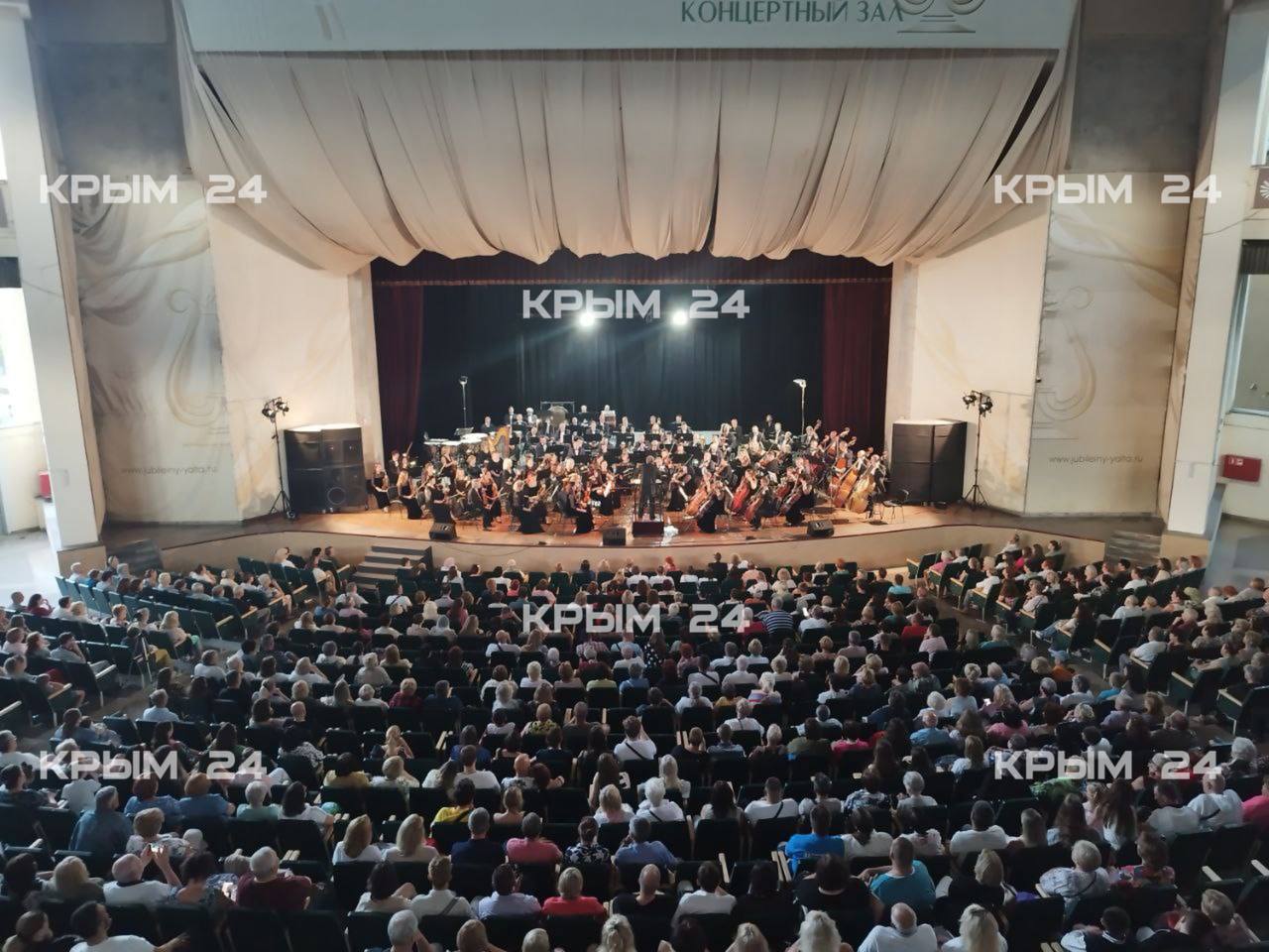 В Ялте проходит концерт «Оркестр непокорённых — Великой Победе!» В Ялте проходит концерт «Оркестр непокорённых — Великой Победе!»