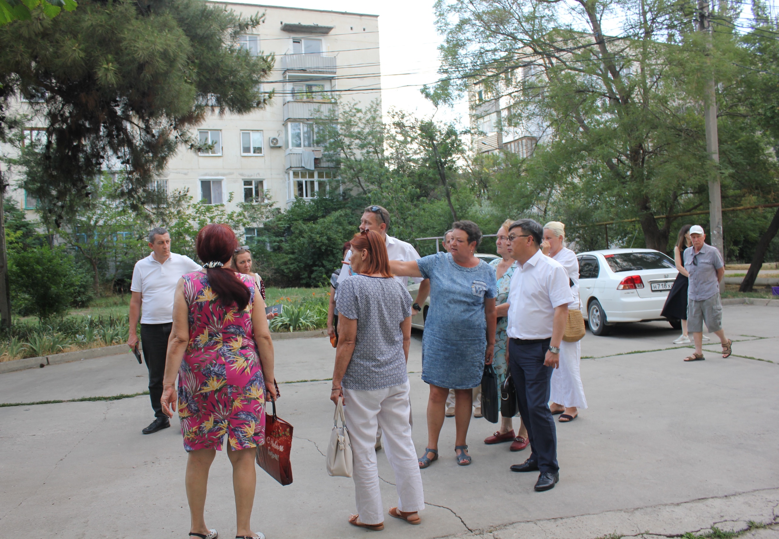 Руководство города продолжает встречи с жителями Феодосийского округа Руководство города продолжает встречи с жителями Феодосийского округа