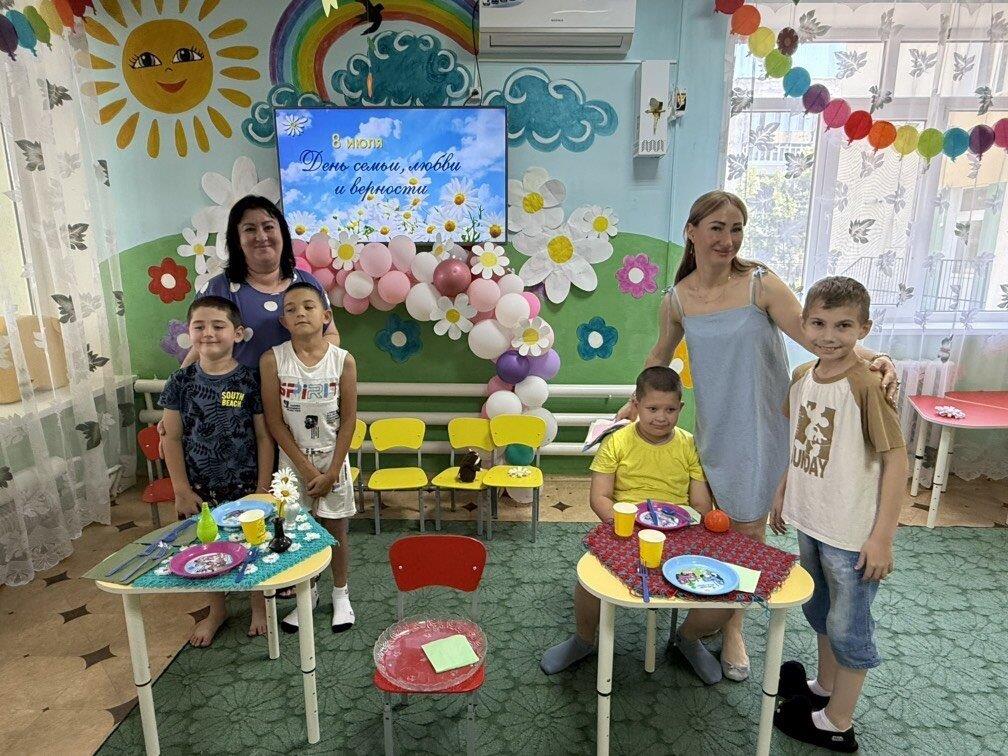 Подведомственные Минтруду РК учреждения социального обслуживания провели ряд мероприятий, посвященных Дню семьи, любви и верности Подведомственные Минтруду РК учреждения социального обслуживания провели ряд мероприятий, посвященных Дню семьи, любви и верности